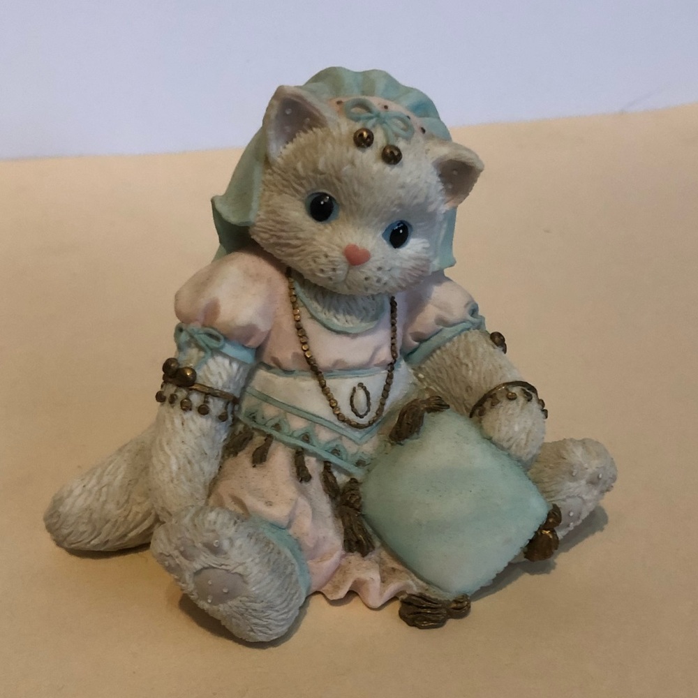 Vintage 1994 Persian calico kittens figure